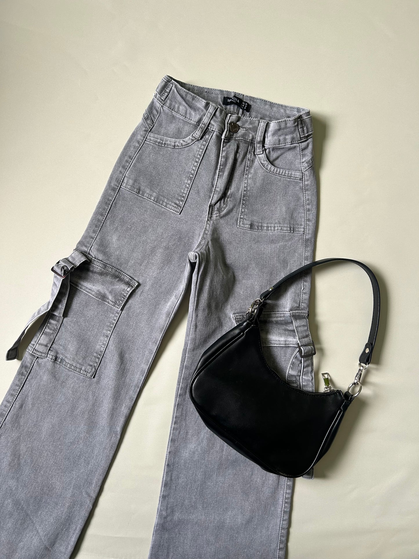 Cargo gris