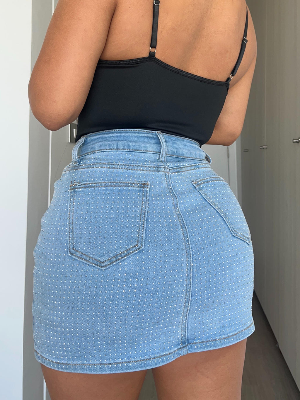 Falda short brillos celeste